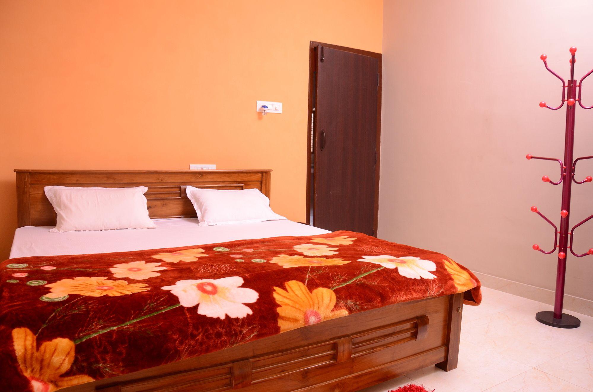 Coorg Girinivas Deluxe Homestay-Wi-Fi Madikeri Buitenkant foto
